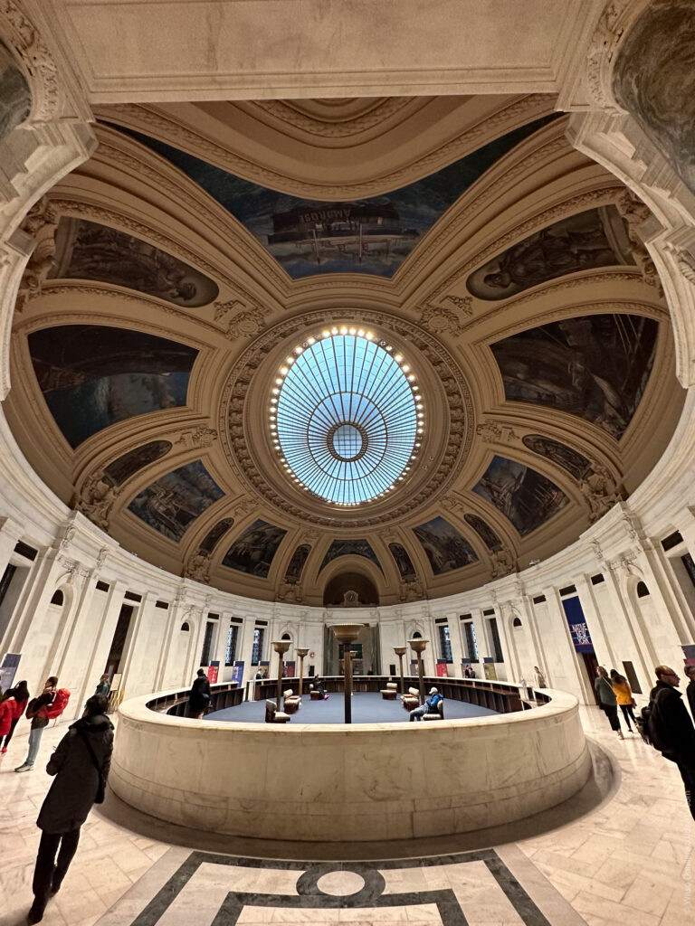 Национальный музей коренного народа США (National Museum of the American Indian) в Нью-Йорке
