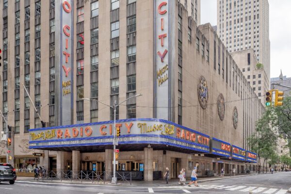 ур по Радио Сити Мьюзик Холл (Radio City Music Hall Tour)