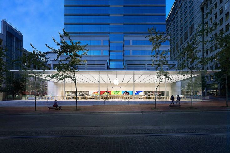 Apple Pioneer Place