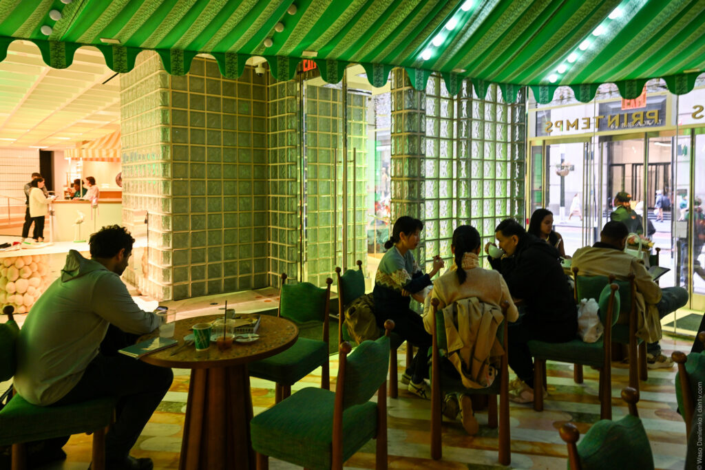 Printemps — люксовый универмаг в Нью-Йорке
