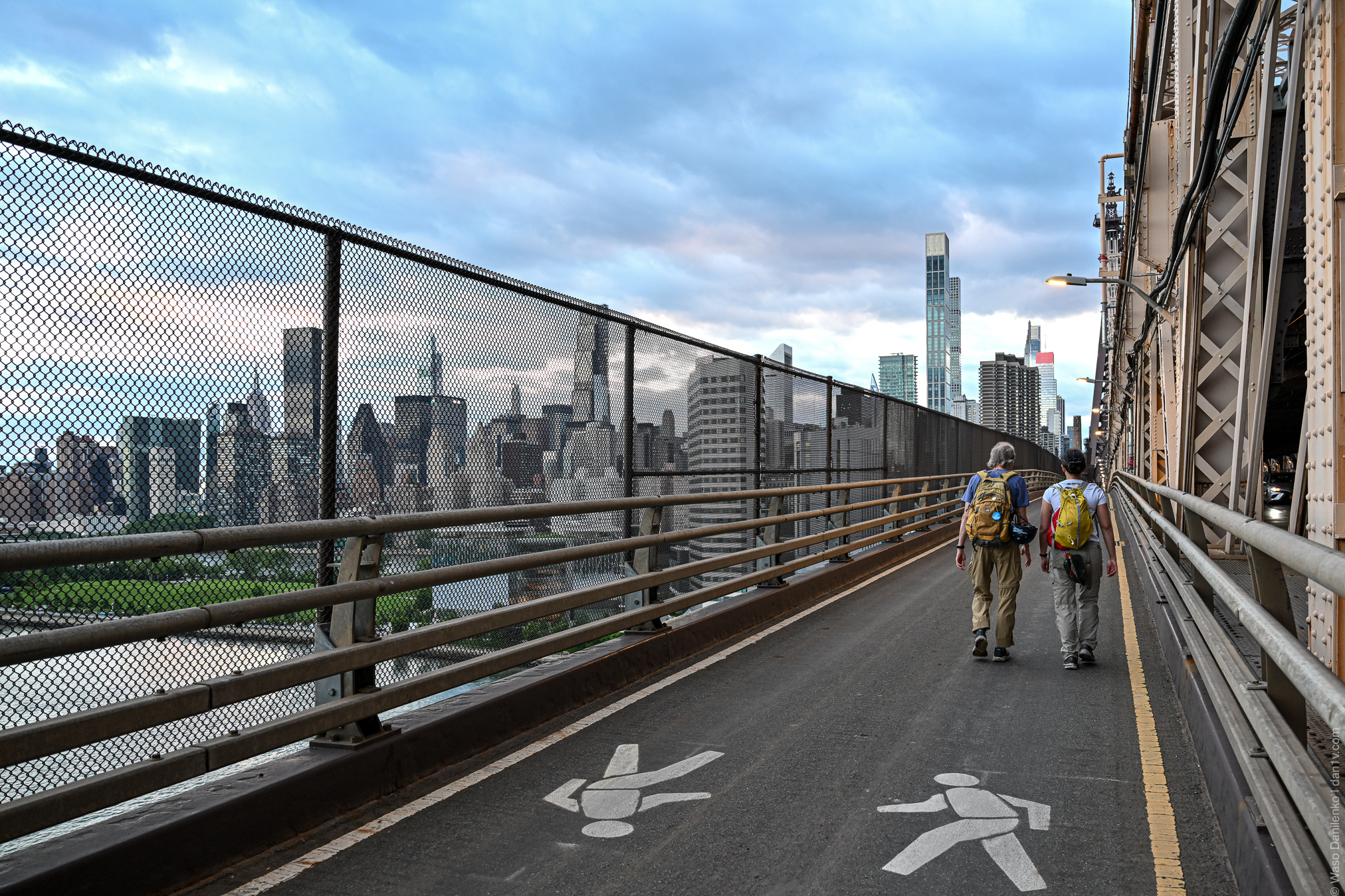 На Queensboro Bridge открылась долгожданная пешеходная дорожка