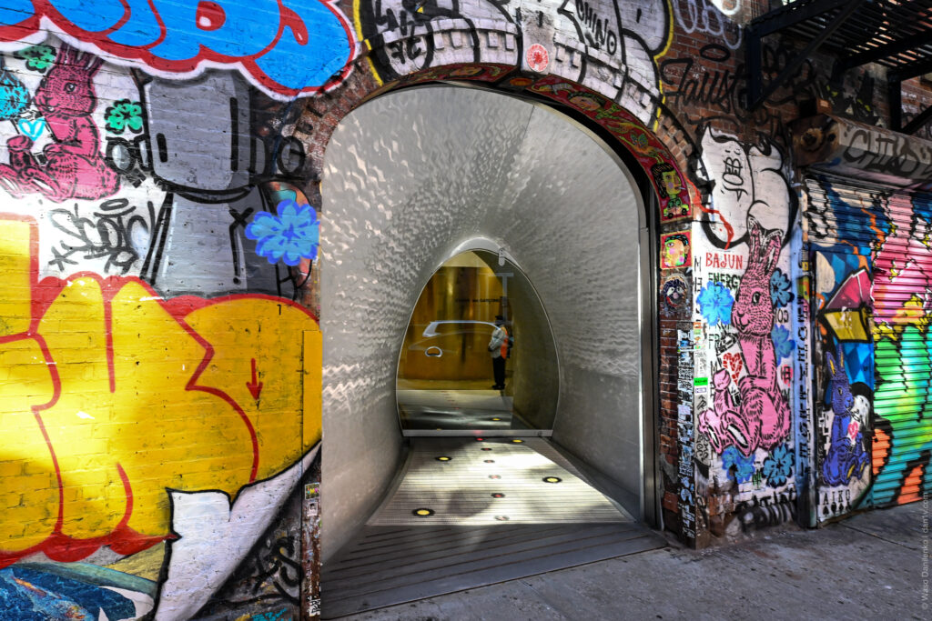 Магазин Ком де Гарсон (Comme des Garçons) в Нью-Йорке