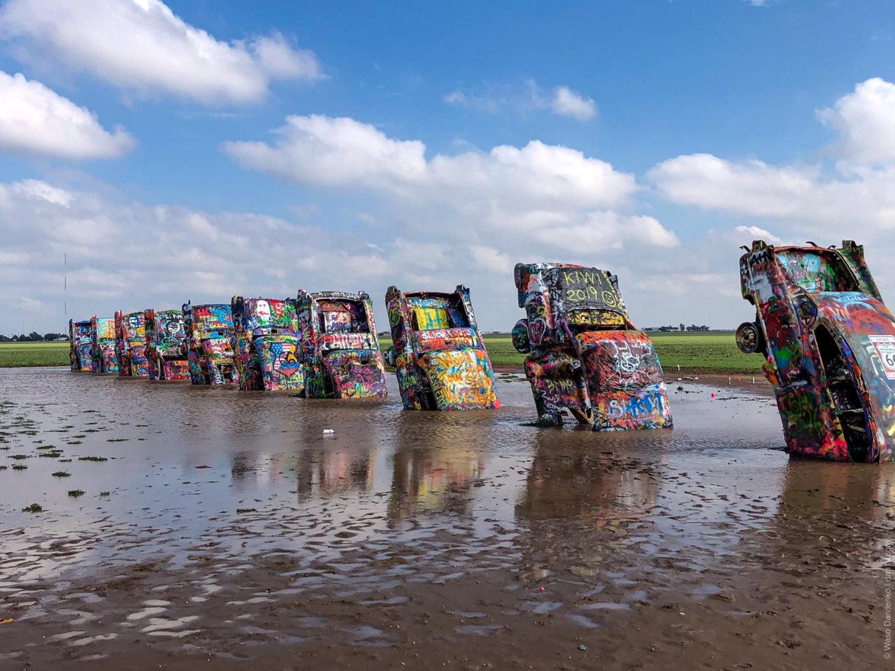 Ранчо Кадиллаков (Cadillac Ranch)
