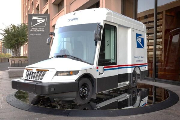 Новый грузовик-утка Почтовой службы США (USPS) Новый грузовик-утка Почтовой службы США (USPS), источник usps.com