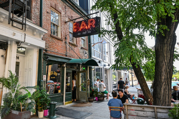 Ear Inn Bar / Ир Инн Бар / Ухо-Инн Бар, самый старый бар Нью-Йорка