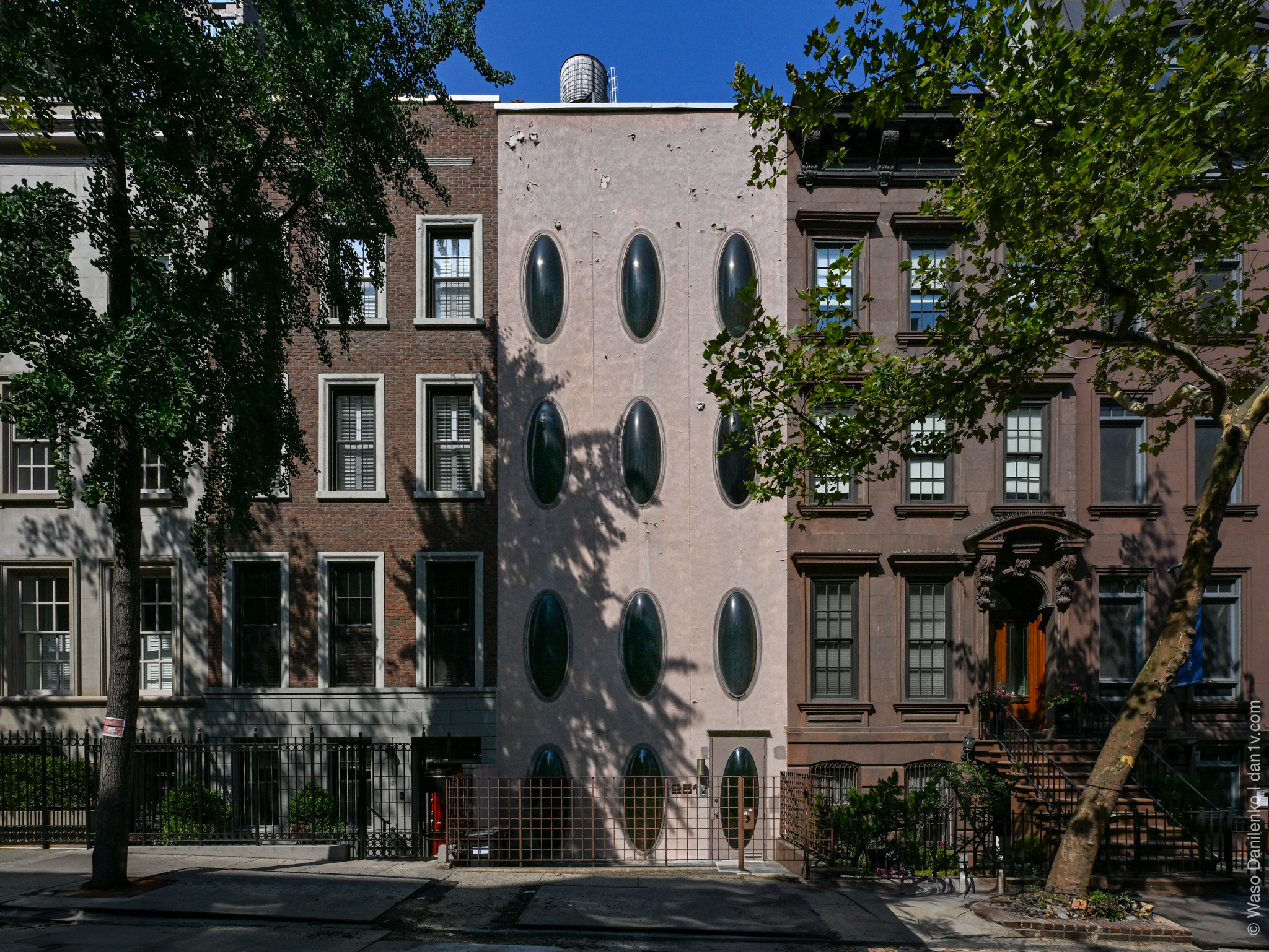 «Дом-пузырь» (Bubble House), 251 East 71st