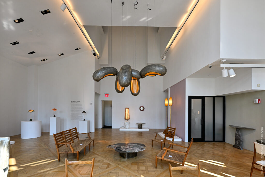 Галерея Carpenters Workshop Gallery в пентхаусе на Пятой авеню