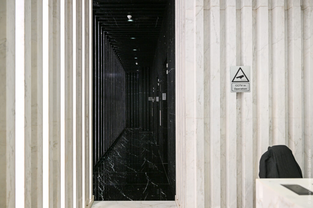 Галерея Carpenters Workshop Gallery в пентхаусе на Пятой авеню