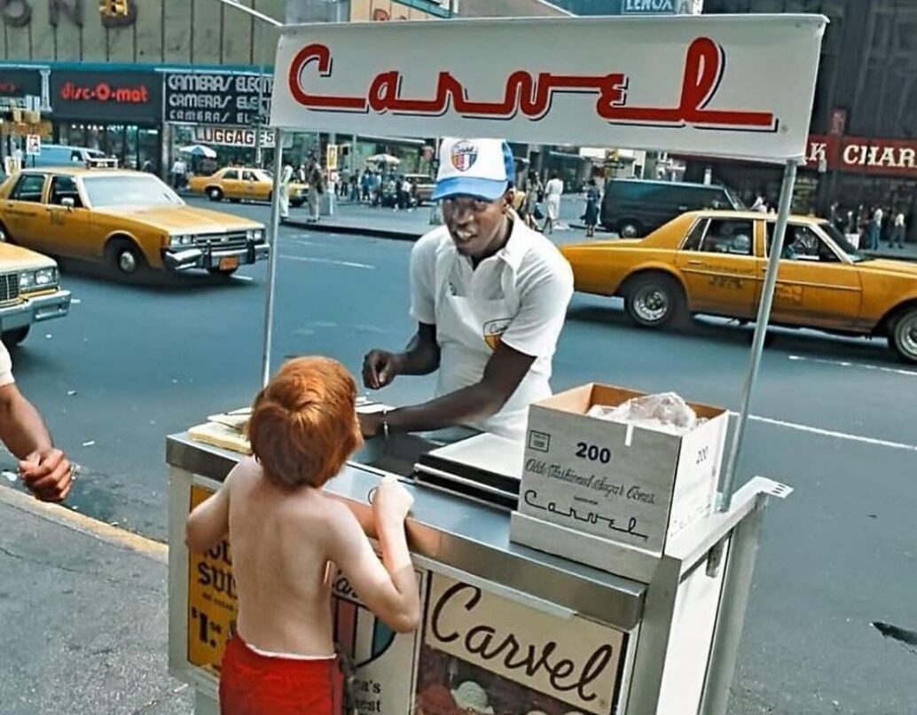 История Carvel: как случай на обочине создал империю мороженого