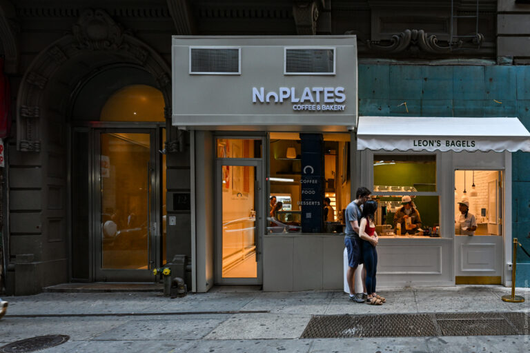 Кофейня в формате grab & go рядом с Oculus —No Plates Coffee