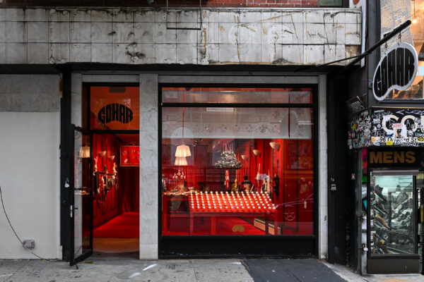 Gohar World: магазин, где свечи маскируются под сыр и батоны Gohar World: магазин, где свечи маскируются под сыр и батоны