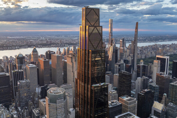 Foster + Partners построили самое крупное полностью электрическое здание Нью-Йорка — небоскрёб JPMorgan Chase Foster + Partners построили электрический небоскрёб JPMorgan Chase в Нью-Йорке