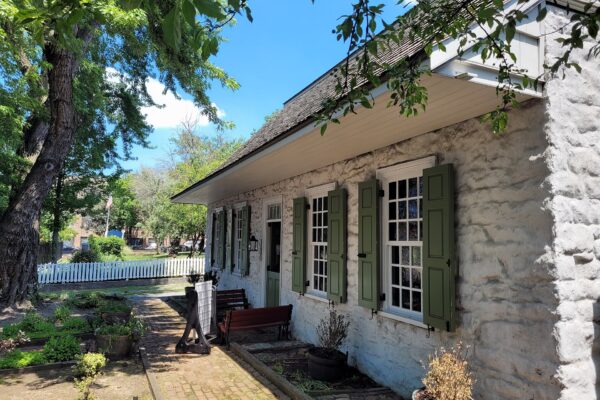 Дом Вандер-Энде-Ондердонк (Vander Ende-Onderdonk House Museum) в Нью-Йорке