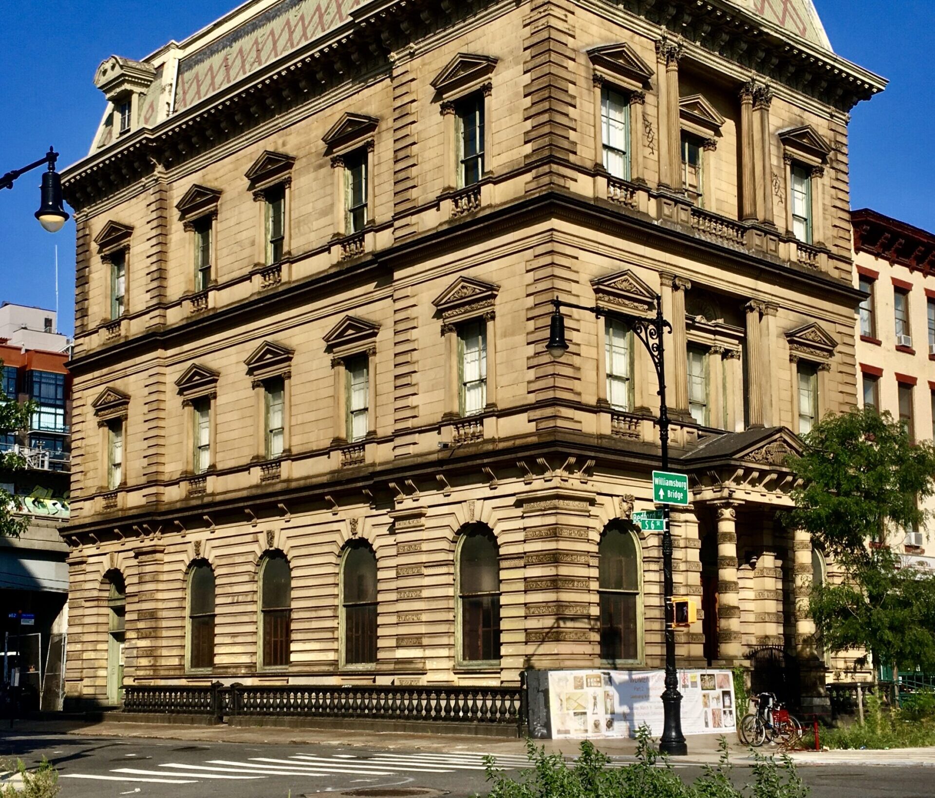 Вильямсбургский центр искусства и истории | Williamsburg Art & Historical Center