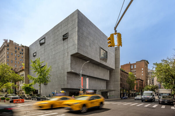 Музей Мет Брёйер (Met Breuer) в Нью-Йорке