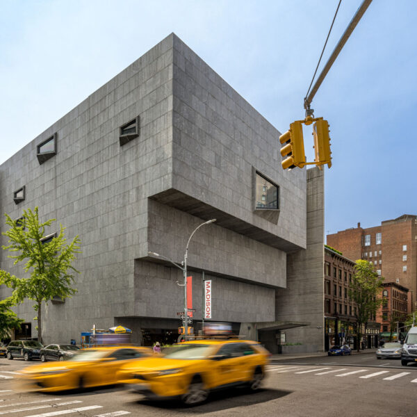 Музей Мет Брёйер (Met Breuer) в Нью-Йорке