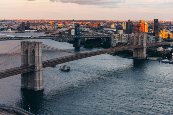 Бруклинский мост (Brooklyn Bridge) в Нью-Йорке