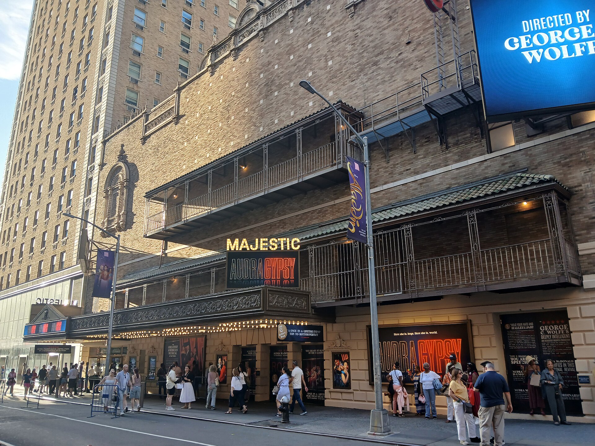 Бродвей в Нью-Йорке