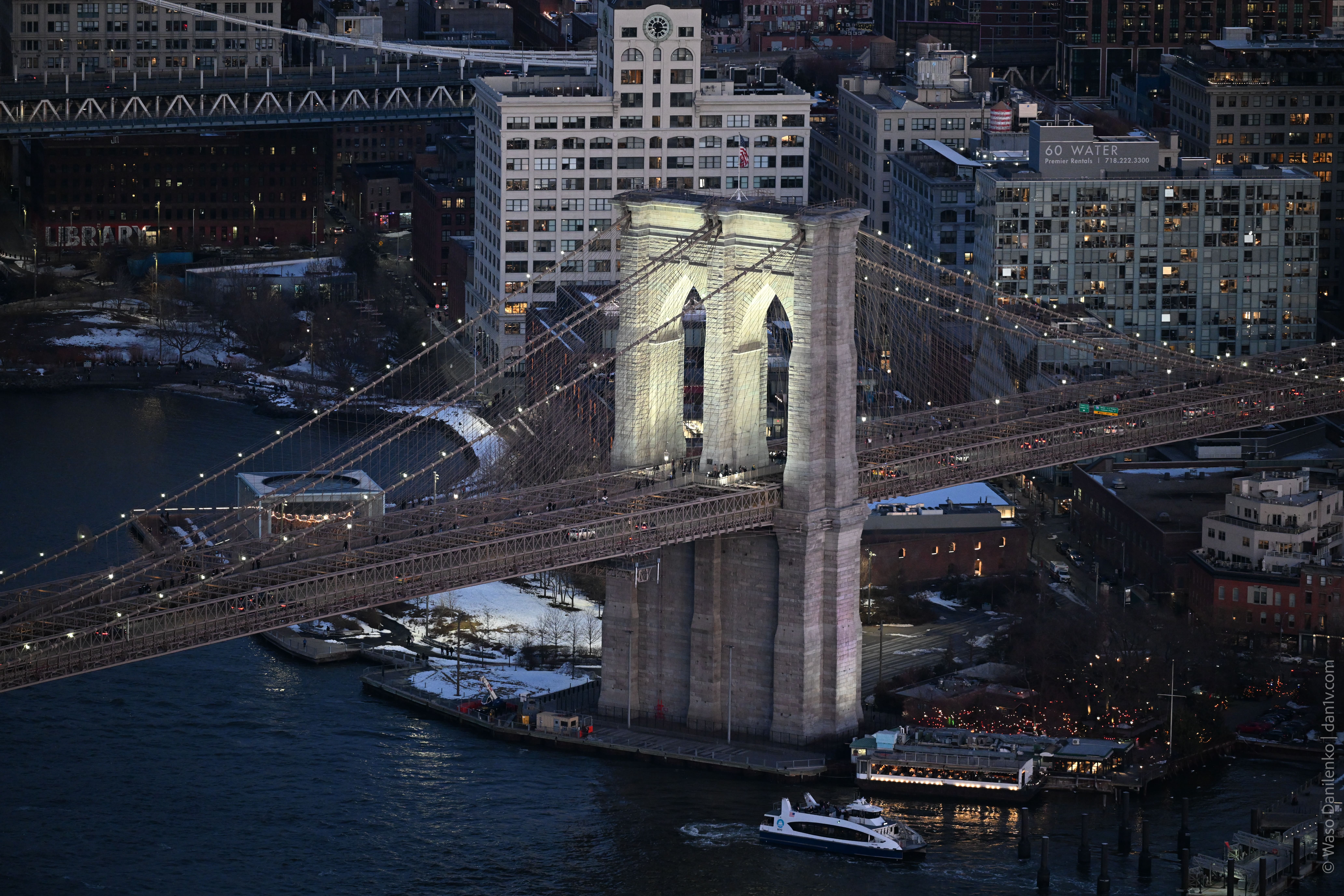 Бруклинский мост (Brooklyn Bridge) в Нью-Йорке