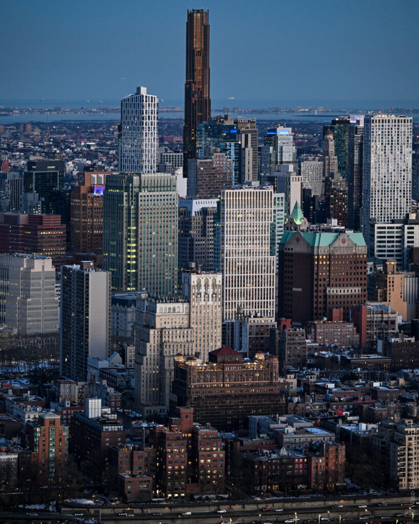 Бар Overstory с видом на Нью-Йорк