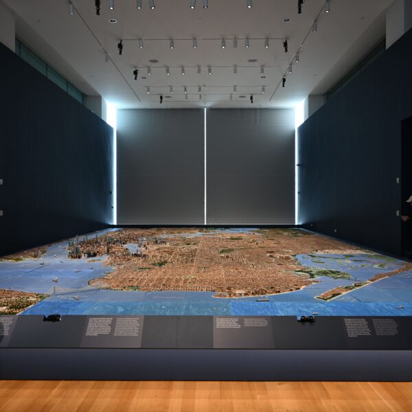 Выставка «Он построил этот город: модель Джо Макена» в Музее города Нью-Йорка