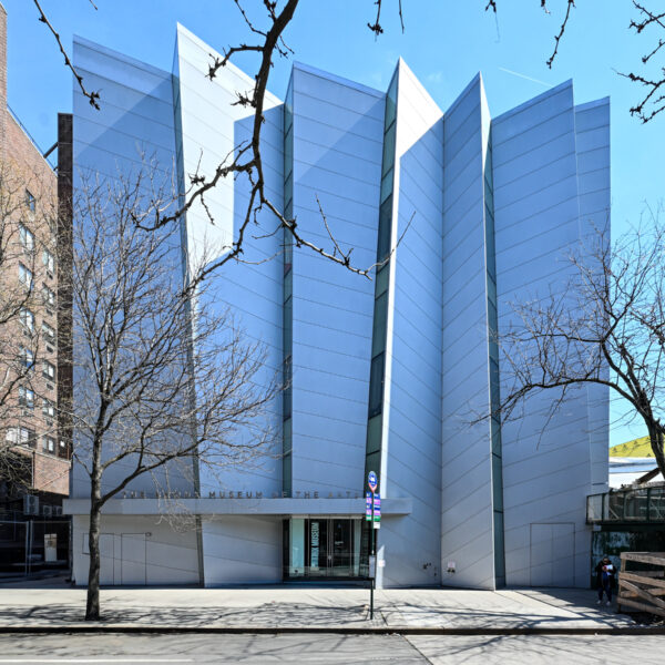 Бронксский музей искусств (The Bronx Museum of the Arts) в Нью-Йорке