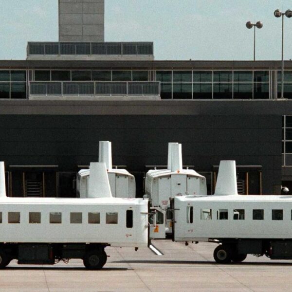 Пипл Мувер (People Mover) — транспорт в аэропорту Washington Dulles