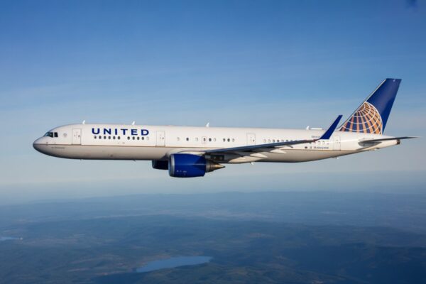 United Airlines обязала пассажиров использовать наушники
