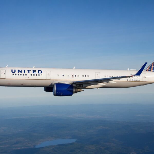 United Airlines обязала пассажиров использовать наушники