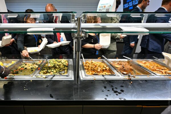 Riverview Cafeteria: столовая для сотрудников в штаб-квартире ООН в Нью-Йорке