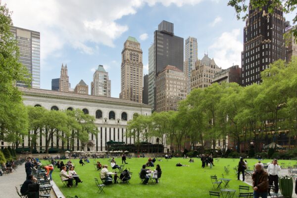 Брайант-парк (Bryant Park) в Нью-Йорке