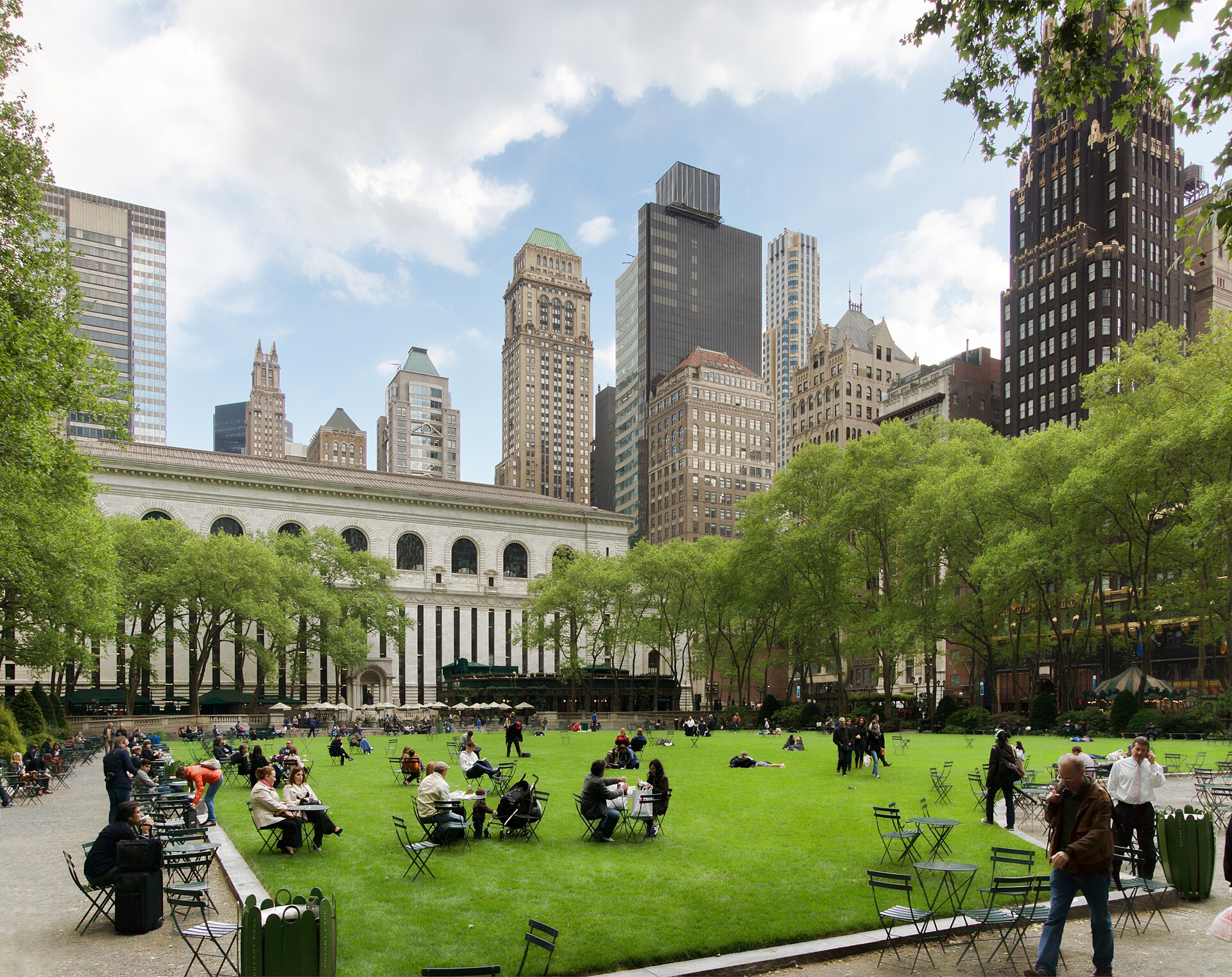Брайант-парк (Bryant Park) в Нью-Йорке